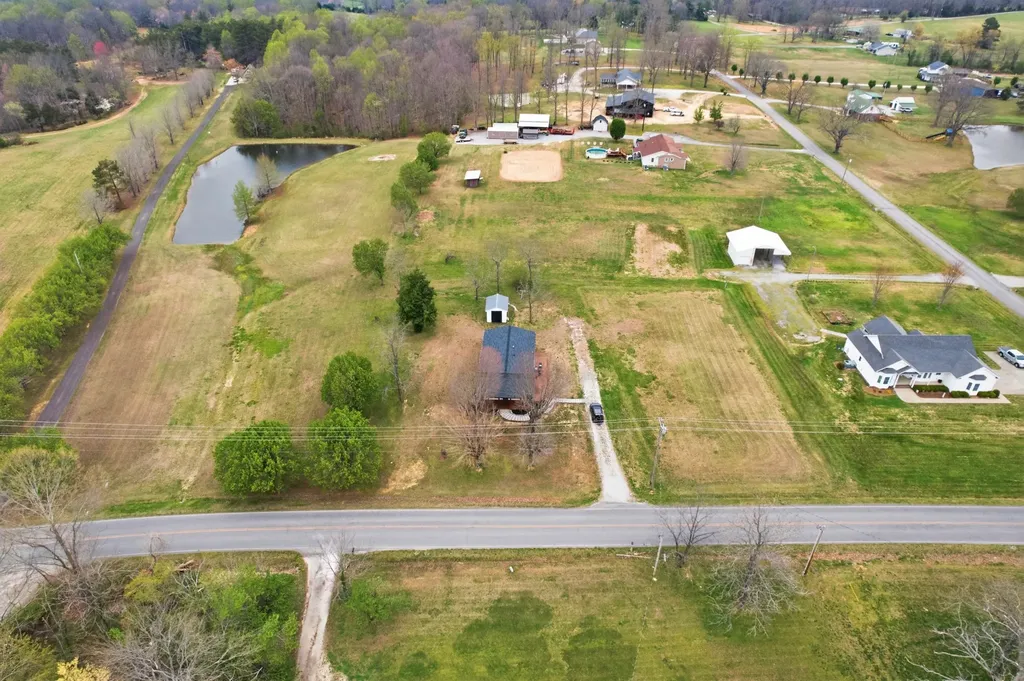 1237 Abiff Road Bon Aqua TN 37025