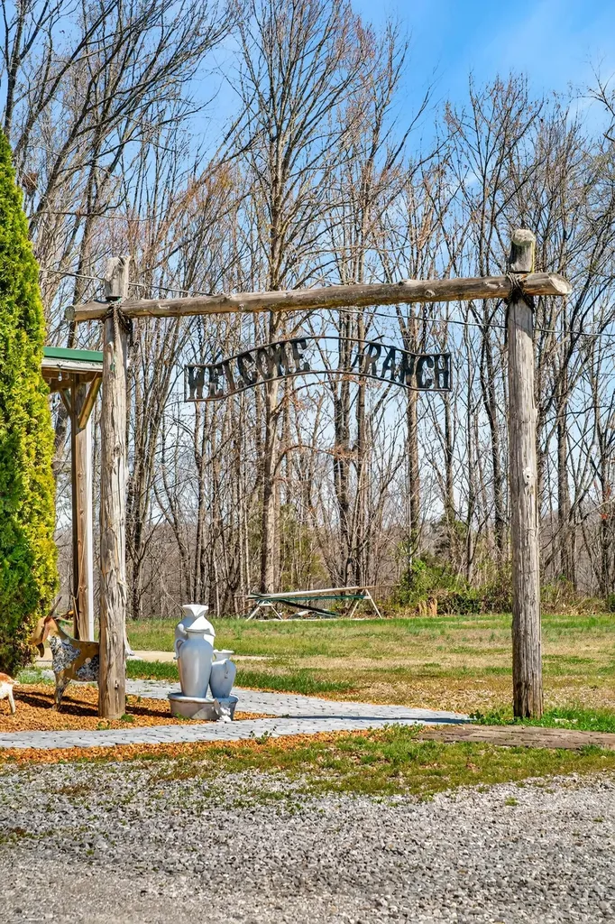 1967 Highway 52 E Portland TN 37148