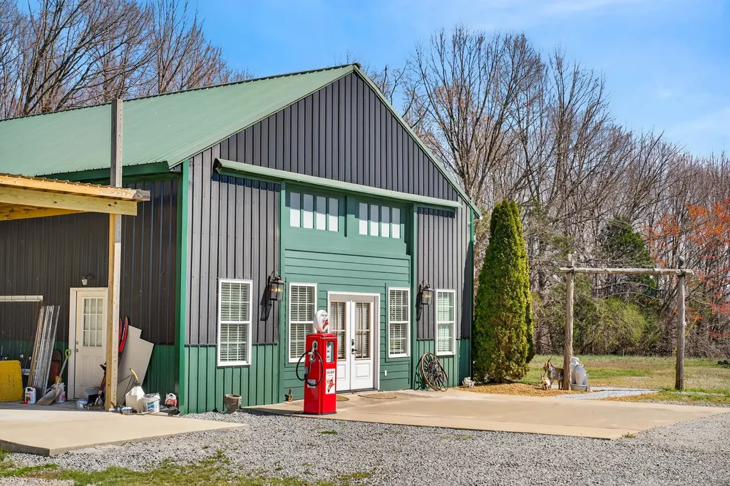1967 Highway 52 E Portland TN 37148