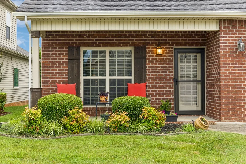 188 Whitman Alley Clarksville TN 37043