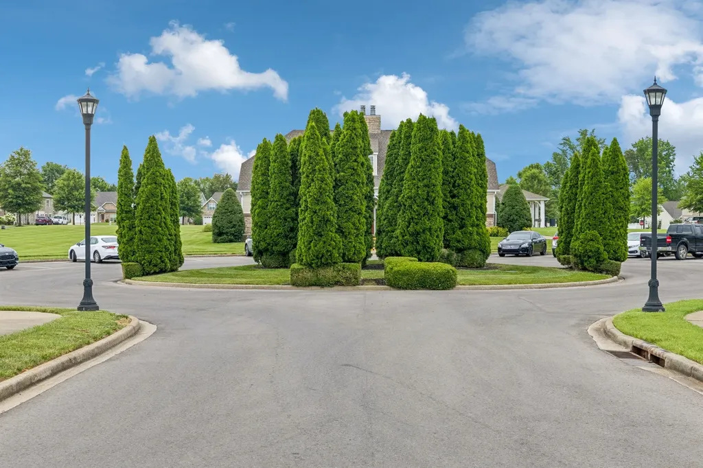 188 Whitman Alley Clarksville TN 37043