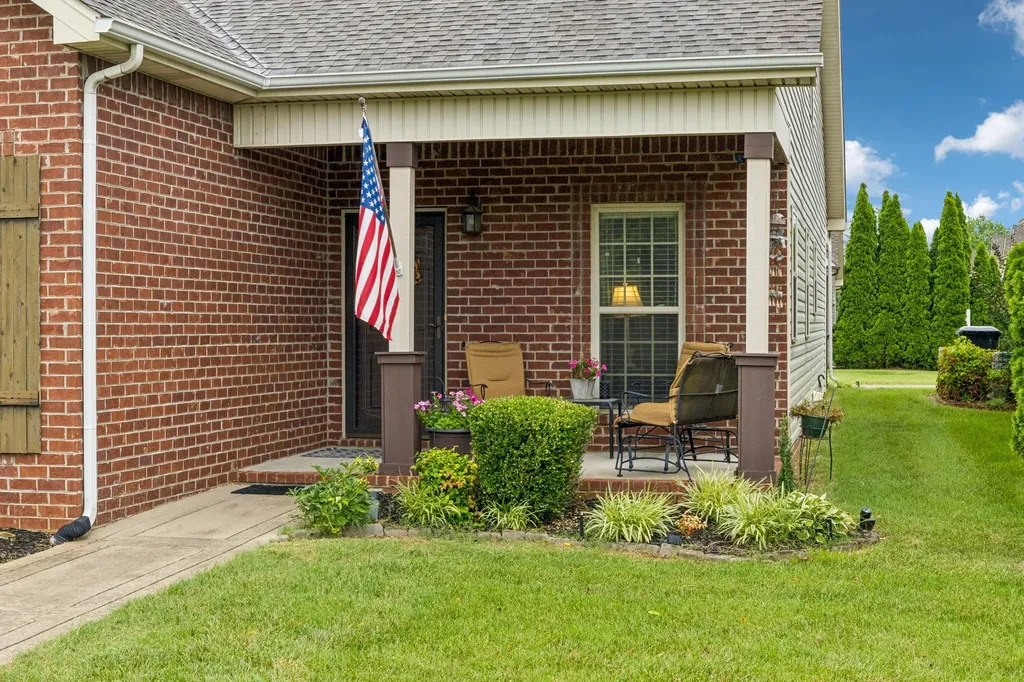 188 Whitman Alley Clarksville TN 37043