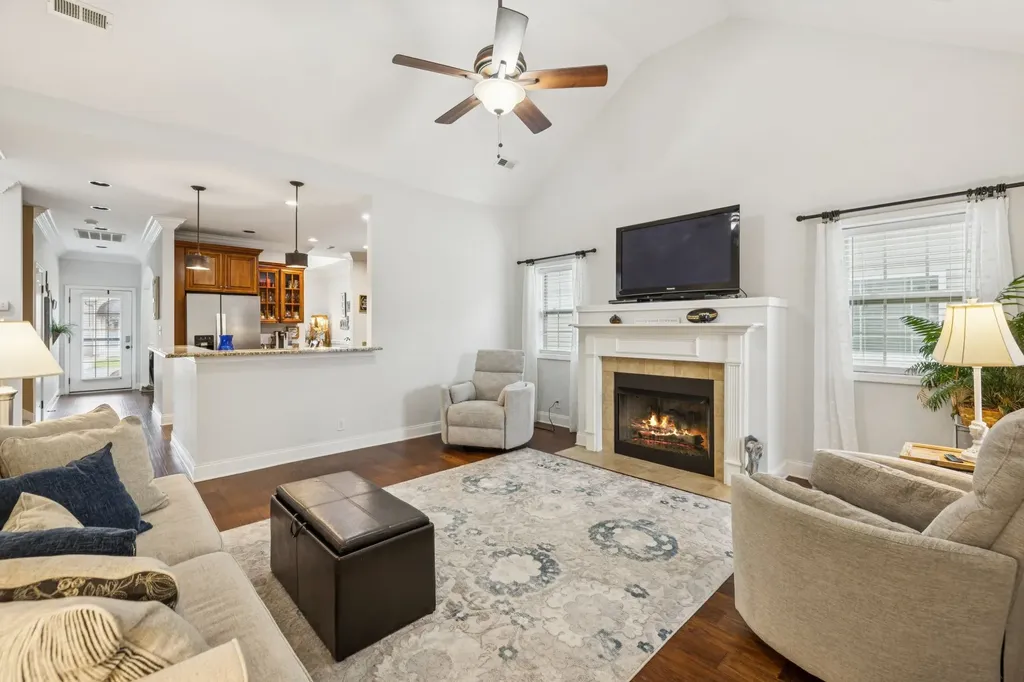 188 Whitman Alley Clarksville TN 37043