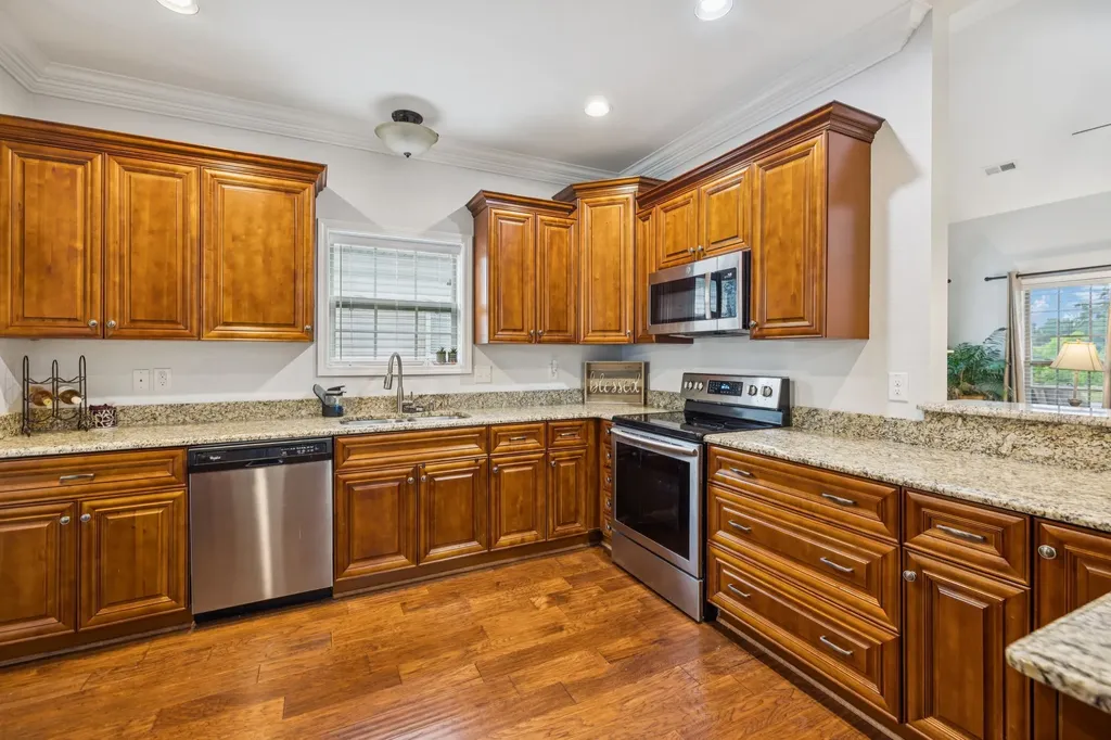188 Whitman Alley Clarksville TN 37043