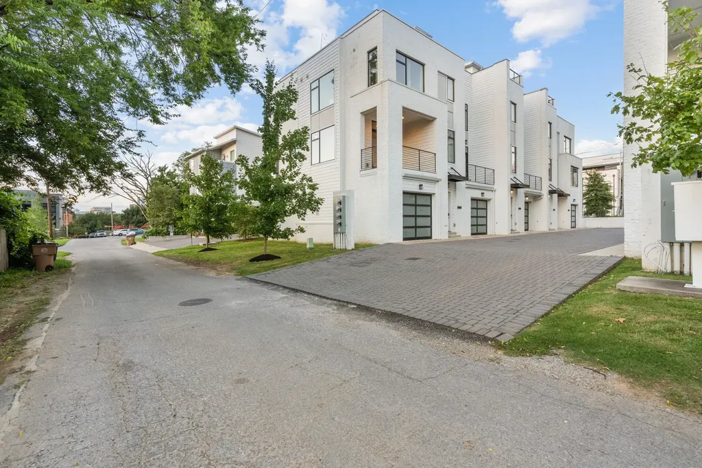 1005 12th Ave, S Nashville TN 37203
