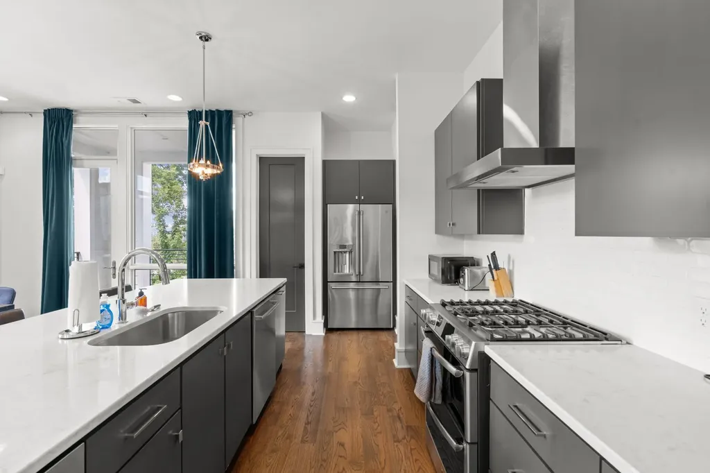 1005 12th Ave, S Nashville TN 37203