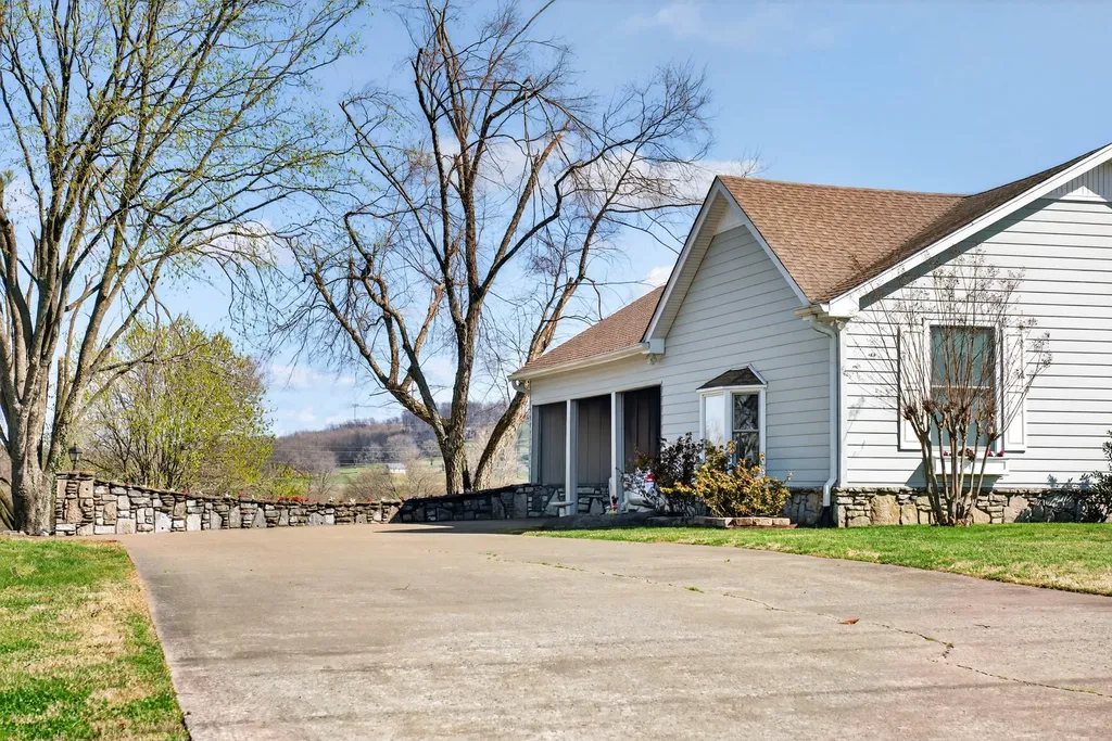1610 Stop 30 Road Hendersonville TN 37075