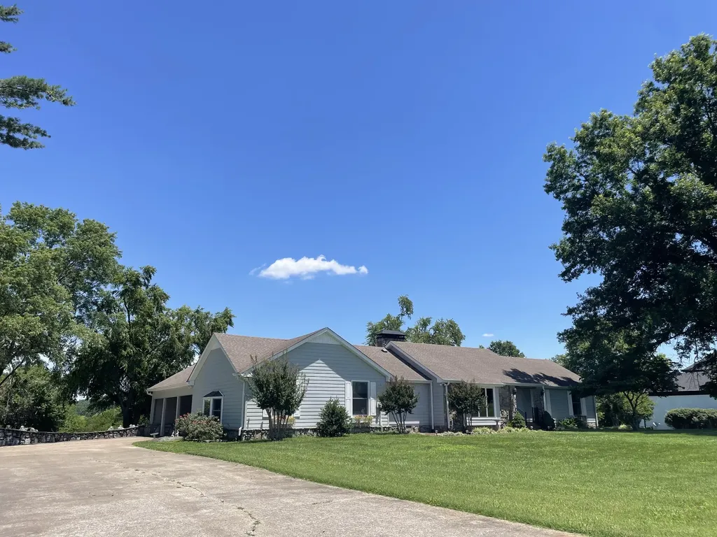 1610 Stop 30 Road Hendersonville TN 37075