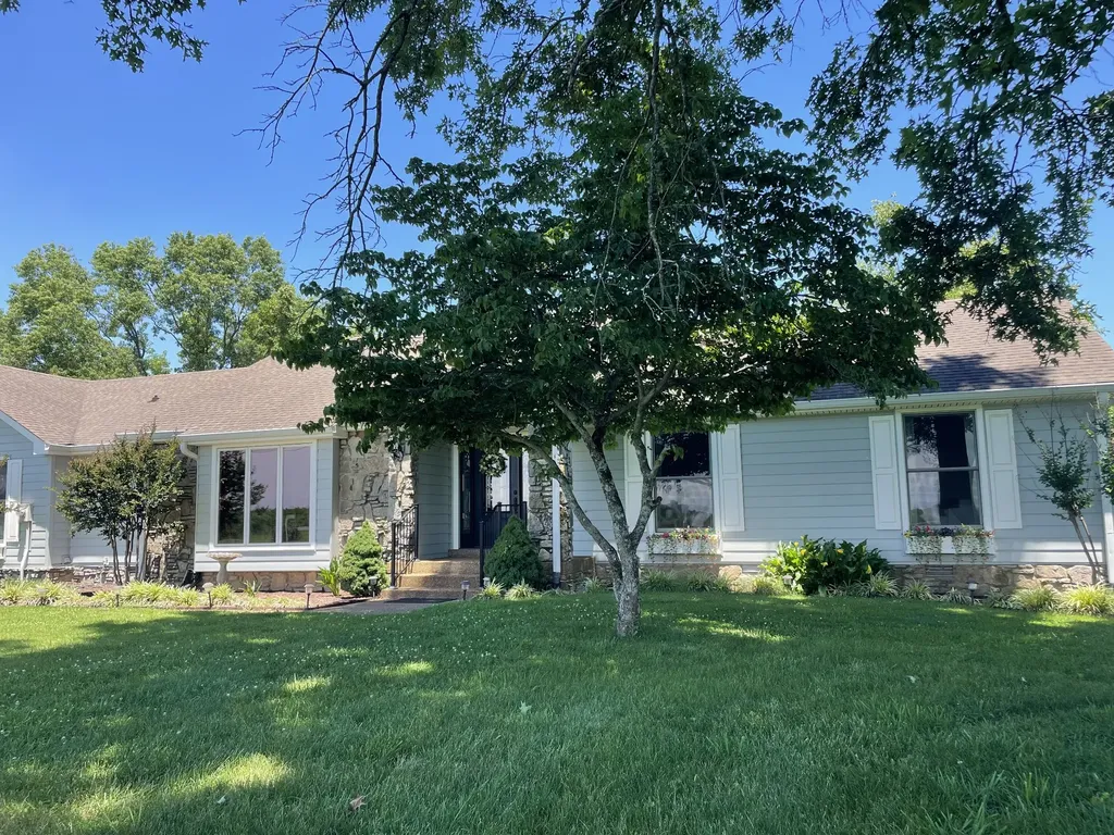 1610 Stop 30 Road Hendersonville TN 37075