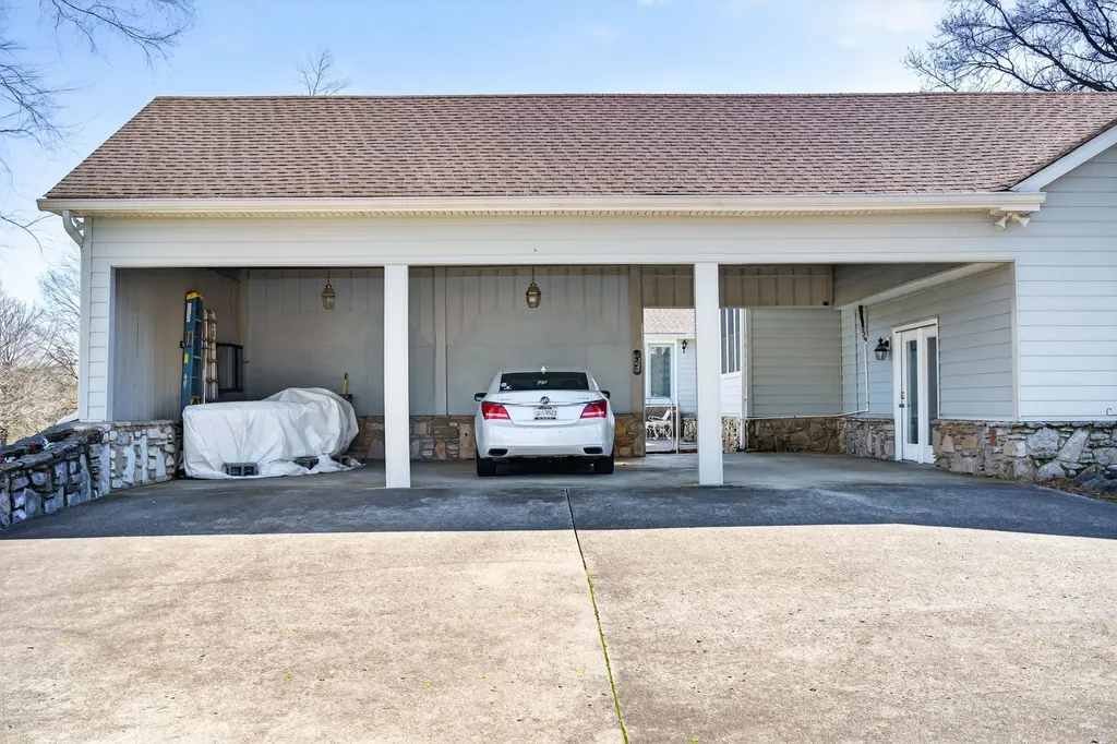 1610 Stop 30 Road Hendersonville TN 37075
