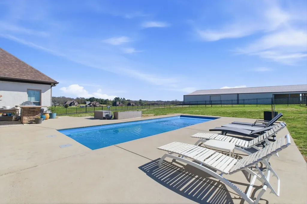 2474 Double Log Cabin Road Lebanon TN 37087