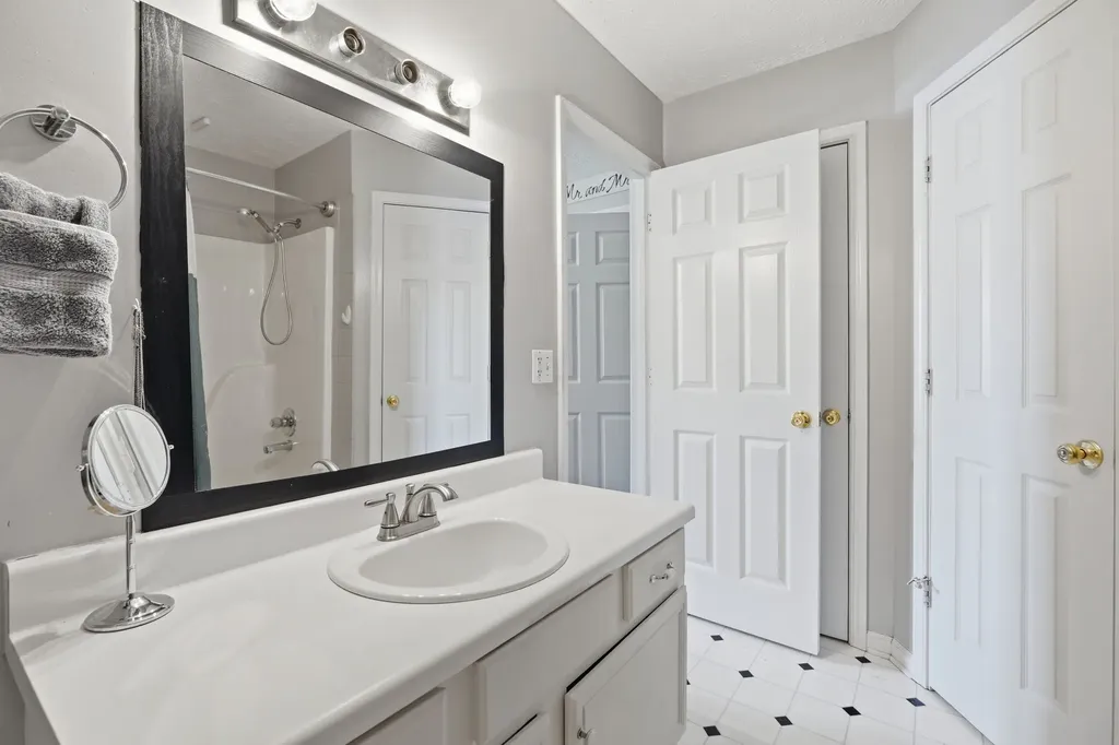 2014 Gardendale Drive Murfreesboro TN 37130