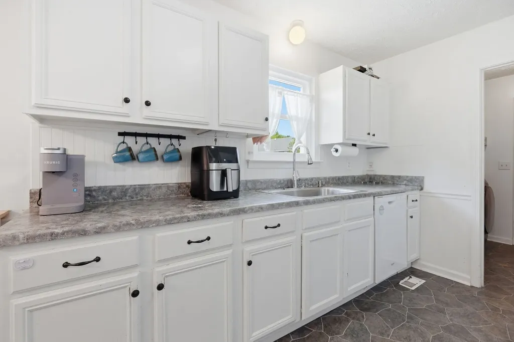 2014 Gardendale Drive Murfreesboro TN 37130