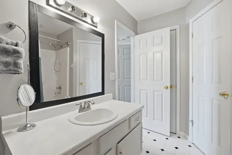 2014 Gardendale Drive Murfreesboro TN 37130