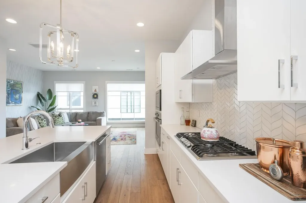 400 36th Ave, N Nashville TN 37209