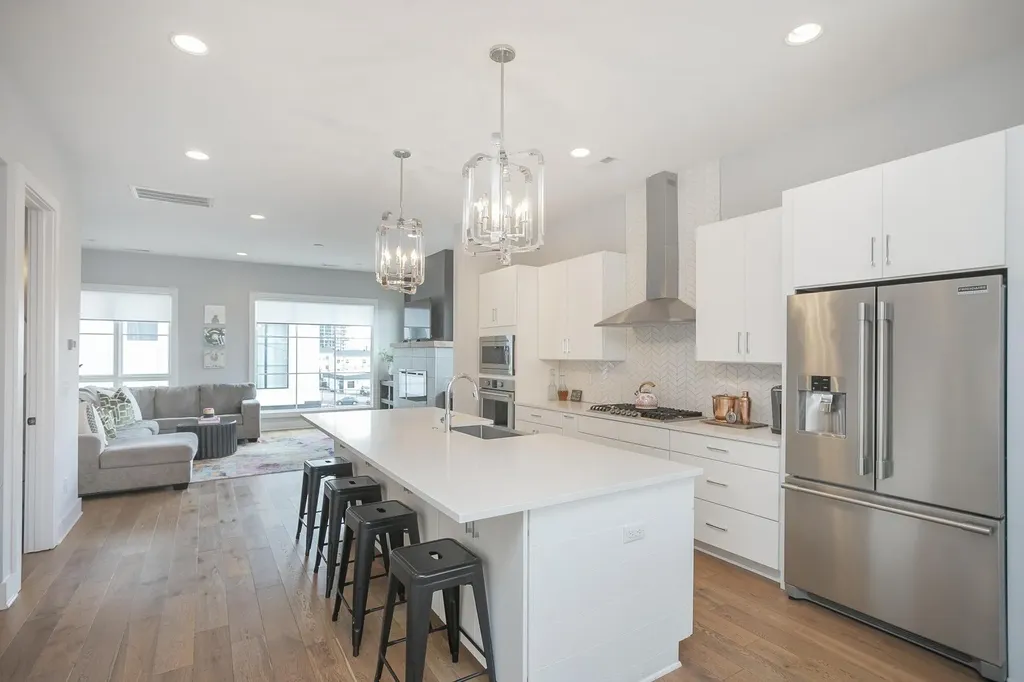 400 36th Ave, N Nashville TN 37209