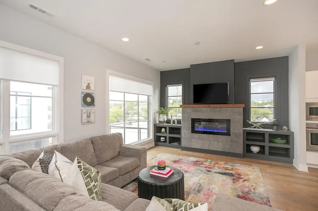 400 36th Ave, N Nashville TN 37209