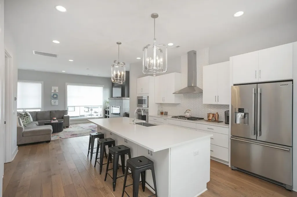 400 36th Ave, N Nashville TN 37209