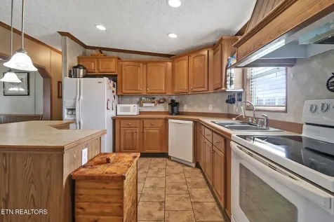 1978 Oloff Smith Road Allardt TN 38504