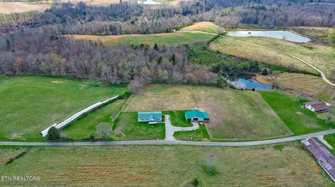 1978 Oloff Smith Road Allardt TN 38504
