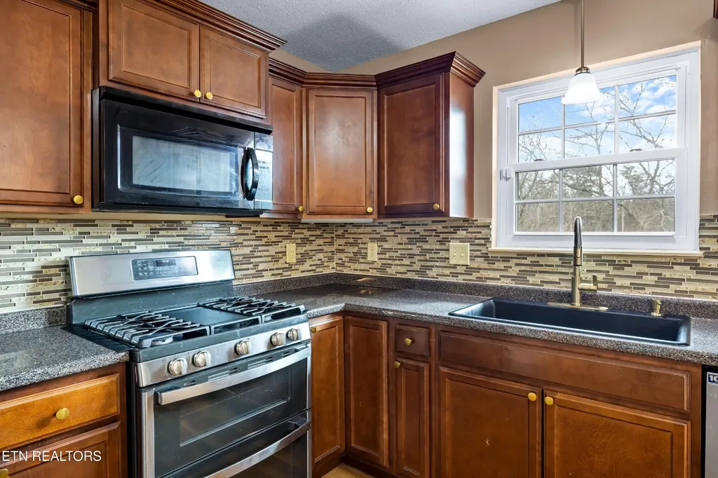 2802 Rambling Road Maryville TN 37801