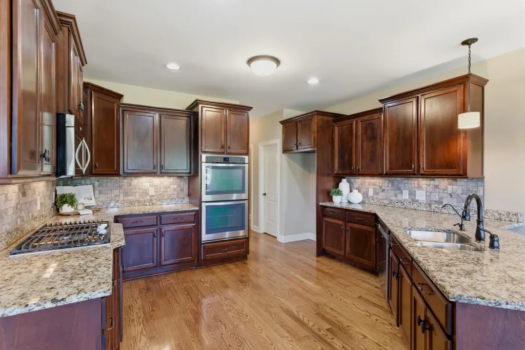 2146 Gorden Crossing Gallatin TN 37066
