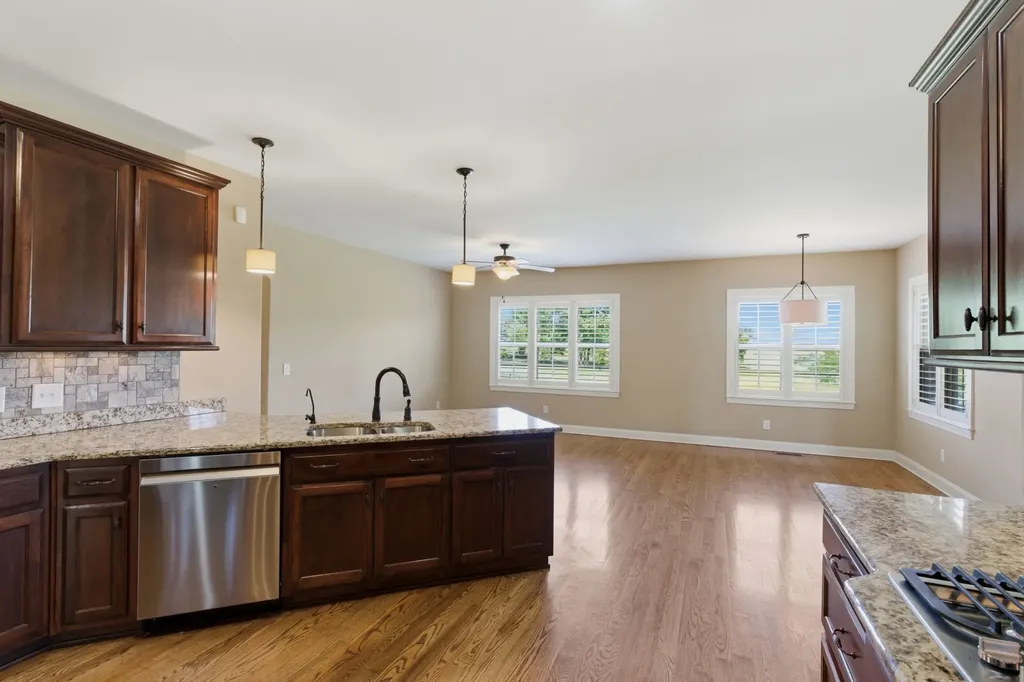 2146 Gorden Crossing Gallatin TN 37066