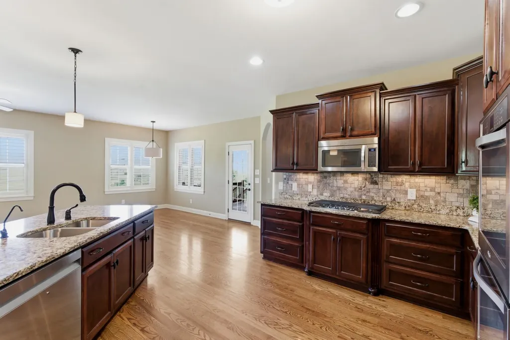 2146 Gorden Crossing Gallatin TN 37066