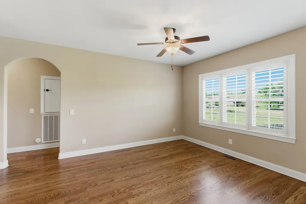 2146 Gorden Crossing Gallatin TN 37066