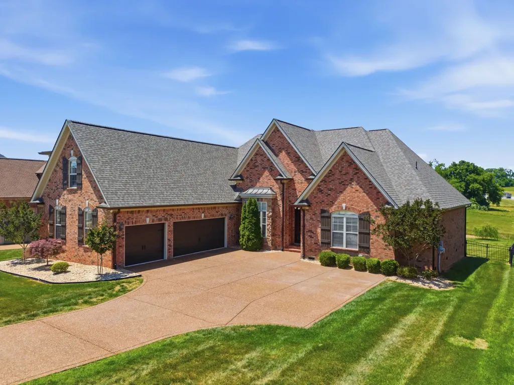 2146 Gorden Crossing Gallatin TN 37066