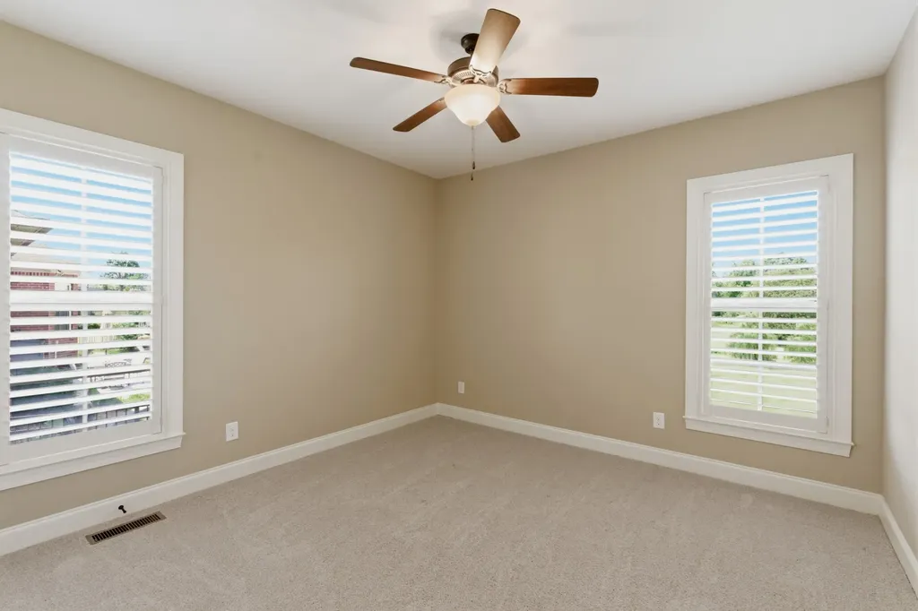2146 Gorden Crossing Gallatin TN 37066