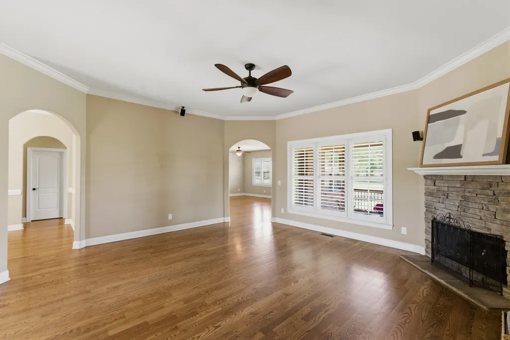 2146 Gorden Crossing Gallatin TN 37066