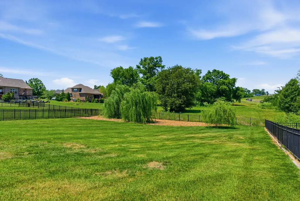 2146 Gorden Crossing Gallatin TN 37066