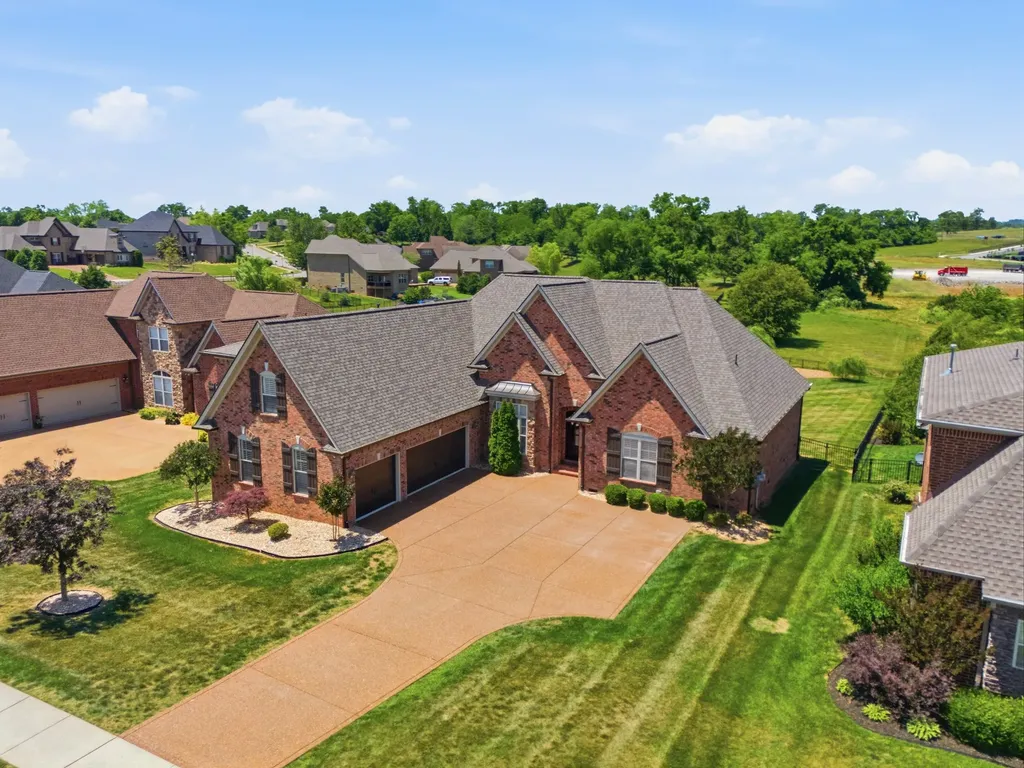 2146 Gorden Crossing Gallatin TN 37066