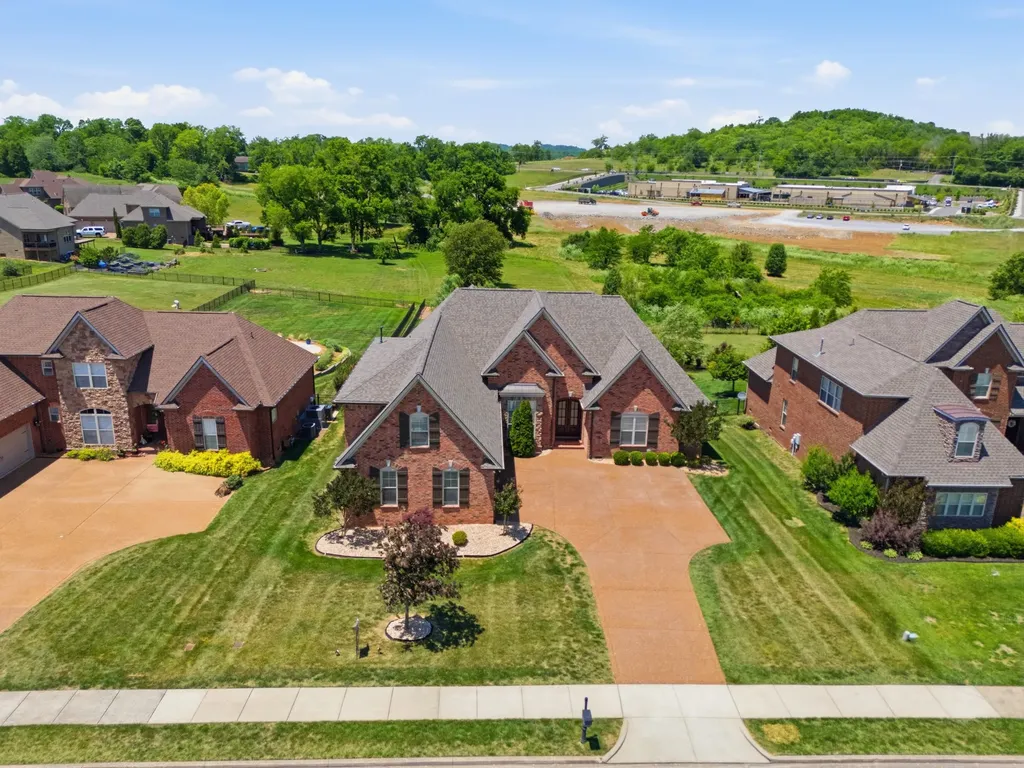 2146 Gorden Crossing Gallatin TN 37066