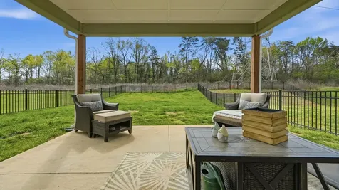 3975 Inlet Loop Chattanooga TN 37416