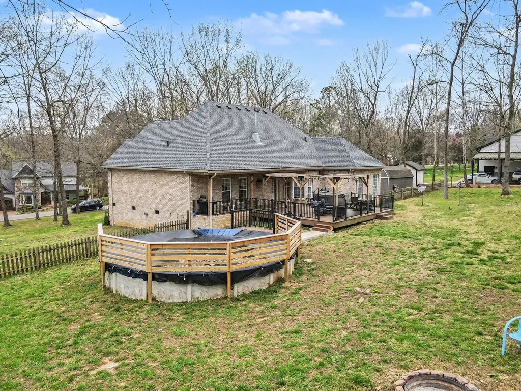 1213 Lake Marie Road Gallatin TN 37066