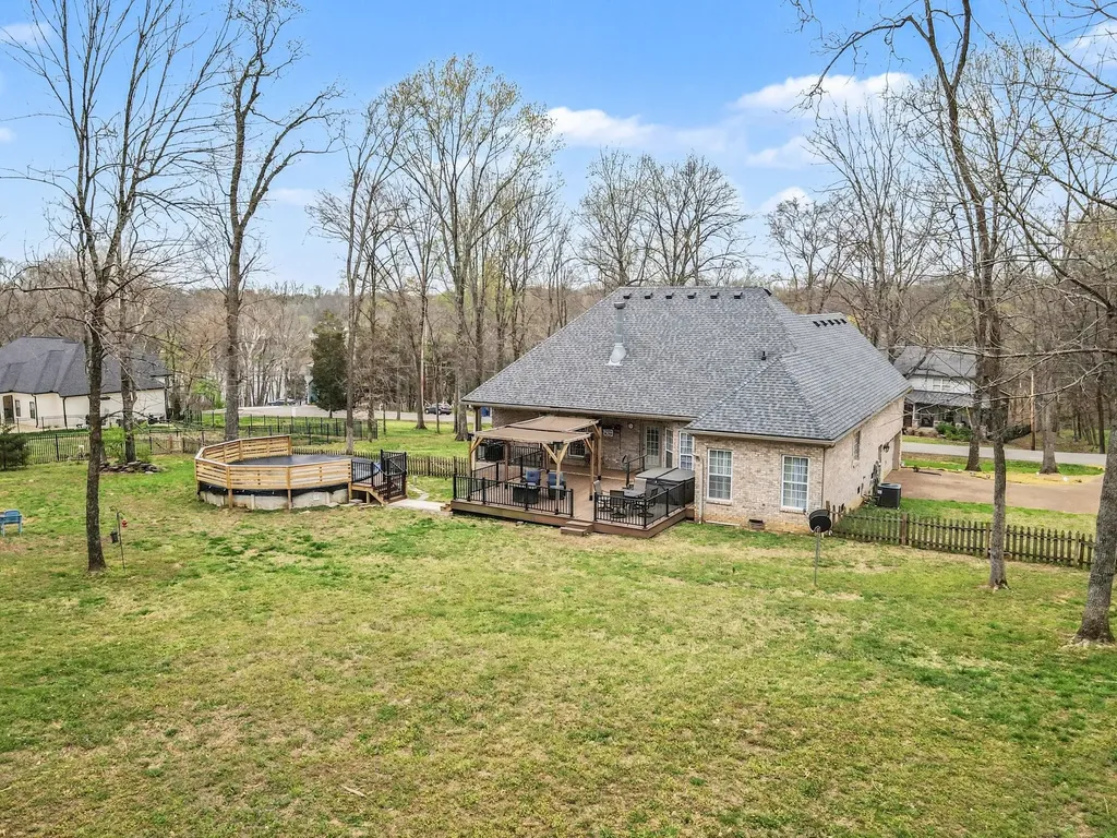 1213 Lake Marie Road Gallatin TN 37066