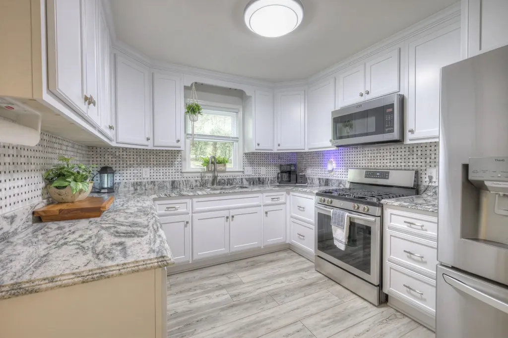 204 Hogan Lane Columbia TN 38401