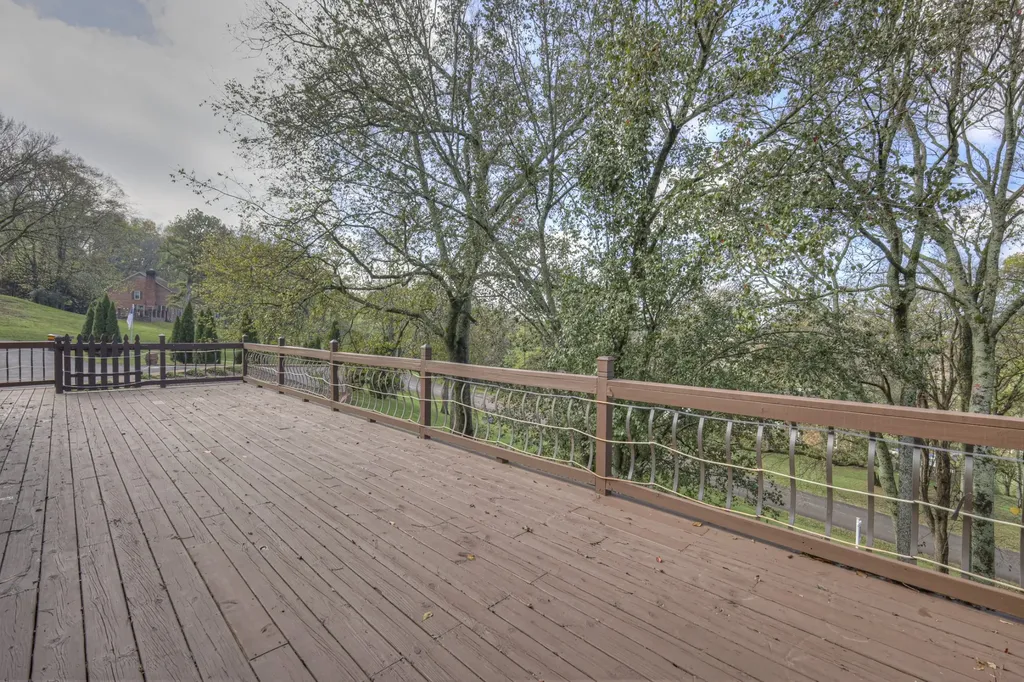 204 Hogan Lane Columbia TN 38401