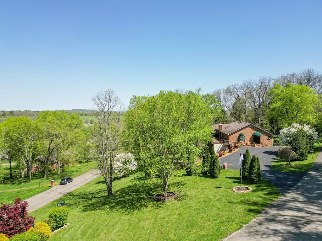 204 Hogan Lane Columbia TN 38401