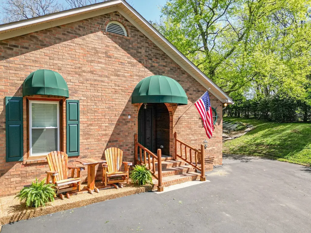 204 Hogan Lane Columbia TN 38401