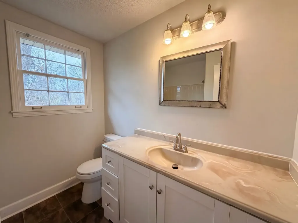 435 Victory Road Clarksville TN 37042