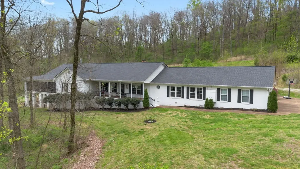 1395 Roy Sellers Road Columbia TN 38401