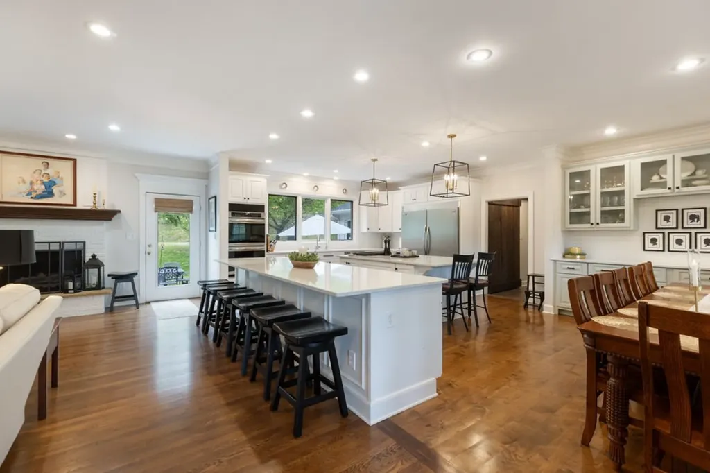 1395 Roy Sellers Road Columbia TN 38401