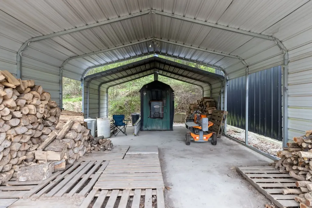 1395 Roy Sellers Road Columbia TN 38401