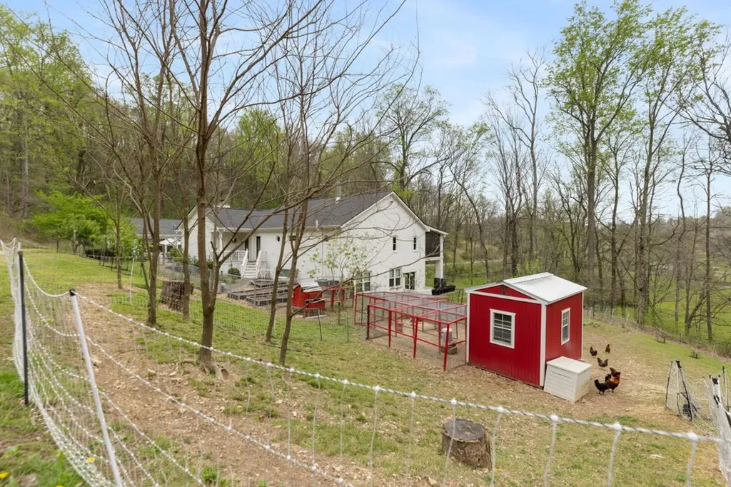 1395 Roy Sellers Road Columbia TN 38401