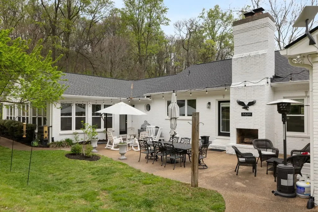1395 Roy Sellers Road Columbia TN 38401
