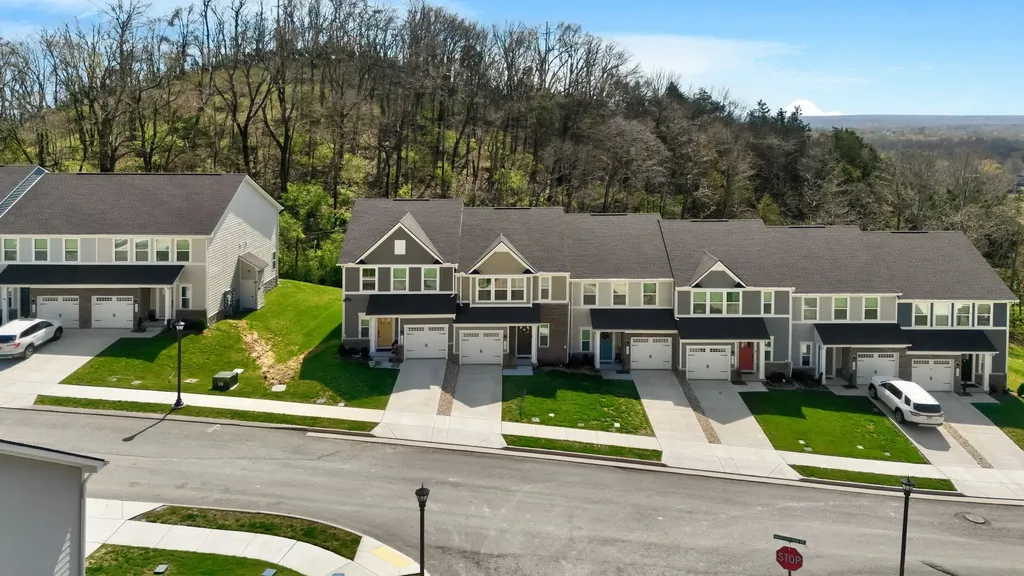 1038 Mountain View Drive Thompsons Station TN 37179