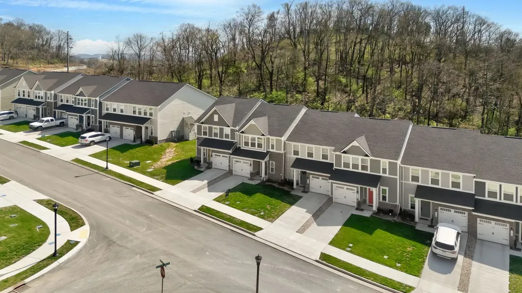 1038 Mountain View Drive Thompsons Station TN 37179
